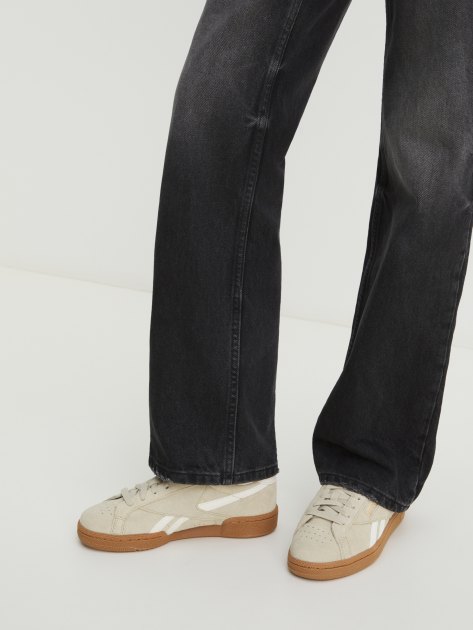 Женские кеды REEBOK CLUB C GROUNDS UK, Артикул CLUB C GROUNDS UK, серо-бежевый | 4123695. Ракурс 2