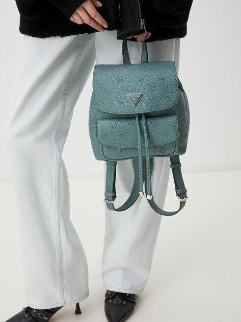 Женский рюкзак GUESS CRESIDIA SMALL FLAP BACKPACK, Артикул HWPG9349310, лазурный | 4190161. Ракурс 2