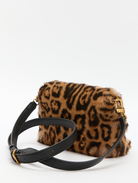 Женская сумка  GUESS SAMIA SMALL TOTE, Артикул HWLB9355220, леопардовый принт | 4190224. Ракурс 4