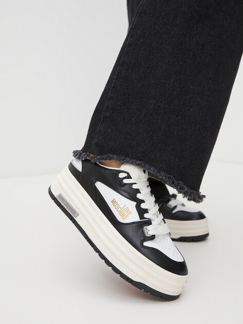 Женские кеды LOVE MOSCHINO MULTILAYER, Артикул JA15356G FW24, черный | 4198787. Ракурс 2