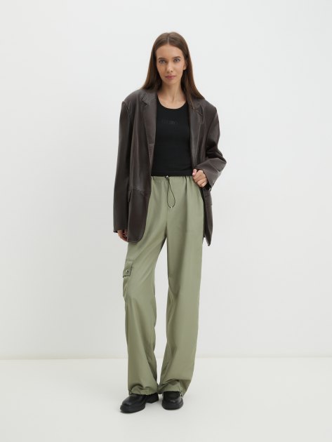 Женские брюки карго MO5CH1NO JEANS, Артикул 0327 FW24, серо-зеленый | 4206342. Ракурс 2
