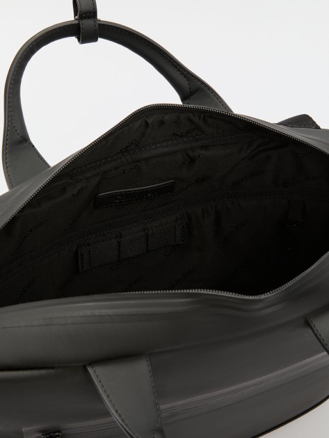Мужская сумка для ноутбука CALVIN KLEIN RUBBERIZED CONV LAPT, Артикул K50K511712, черный | 4213628. Ракурс 5 Мужская сумка для ноутбука CALVIN KLEIN RUBBERIZED CONV LAPT, Артикул K50K511712, черный | 4213628. Ракурс 5