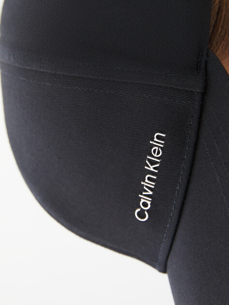 Мужская бейсболка CALVIN KLEIN METAL LETTERING BASEBALL CAP, Артикул K50K511310, черный | 4213638. Ракурс 3 Мужская бейсболка CALVIN KLEIN METAL LETTERING BASEBALL CAP, Артикул K50K511310, черный | 4213638. Ракурс 3