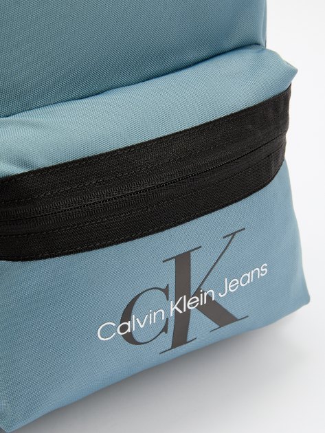 Мужской рюкзак CALVIN KLEIN JEANS CKJ SPORT ESSENTIALS CAMPUS BP, Артикул K50K511100, серо-голубой | 4213664. Ракурс 4