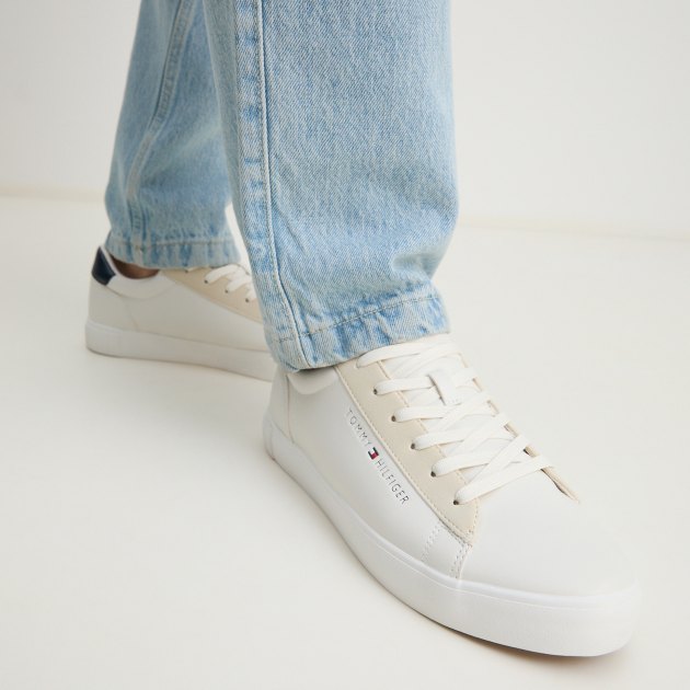 Мужские кеды TOMMY HILFIGER RIBBY, Артикул RIBBY, молочно-белый | 4216504. Ракурс 2 Мужские кеды TOMMY HILFIGER RIBBY, Артикул RIBBY, молочно-белый | 4216504. Ракурс 2