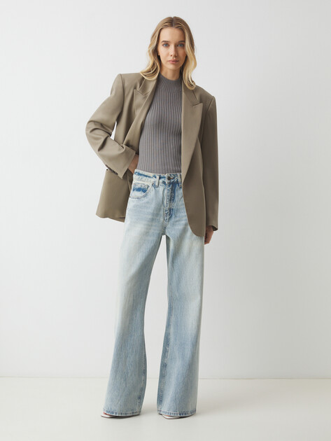 Женские джинсы клеш MAISON DAVID, Артикул QL-23-02, светло-голубой | 4218770. Ракурс 2