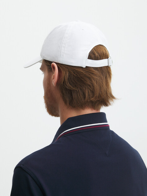 Мужская бейсболка TOMMY JEANS TJM SPORT CAP, Артикул AM0AM11341, белый | 4224657. Ракурс 2 Мужская бейсболка TOMMY JEANS TJM SPORT CAP, Артикул AM0AM11341, белый | 4224657. Ракурс 2