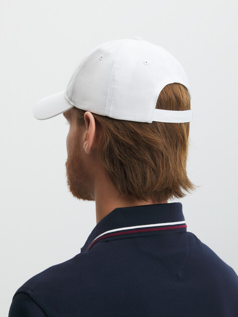 Мужская бейсболка TOMMY JEANS TJM ELONGATED FLAG CAP, Артикул AM0AM11692, белый | 4224662. Ракурс 2 Мужская бейсболка TOMMY JEANS TJM ELONGATED FLAG CAP, Артикул AM0AM11692, белый | 4224662. Ракурс 2