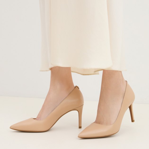 Женские туфли MICHAEL KORS, Артикул 40F2HNMP2L(K), бежевый | 4234754. Ракурс 8 Женские туфли MICHAEL KORS, Артикул 40F2HNMP2L(K), бежевый | 4234754. Ракурс 8