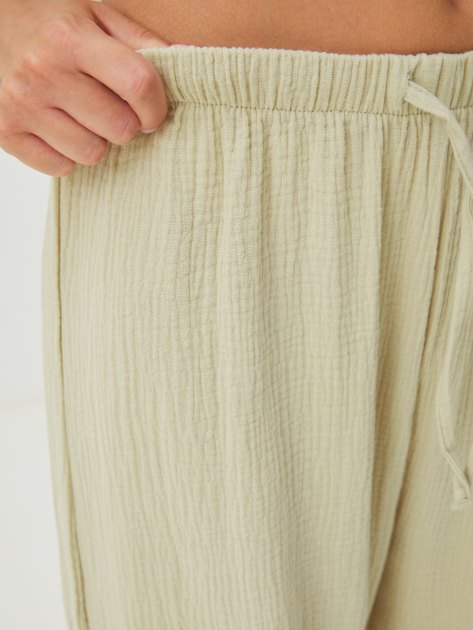 Женские широкие брюки из муслина MAISON DAVID, Артикул BLN920, бледно-зеленый | 4235383. Ракурс 3 Женские широкие брюки из муслина MAISON DAVID, Артикул BLN920, бледно-зеленый | 4235383. Ракурс 3