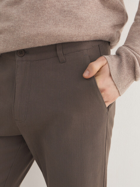 Мужские брюки MAISON DAVID, Артикул BLN916-1, серо-зеленый | 4247573. Ракурс 3