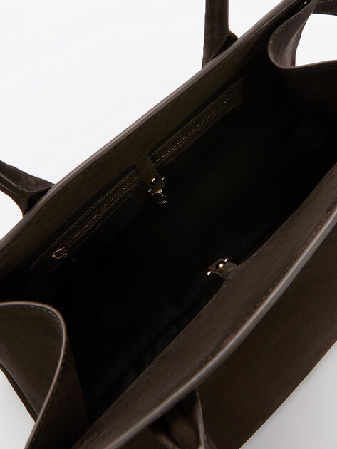 Женский тоут CALZETTI, Артикул ASHLEY MAXI, шоколадный | 4250322. Ракурс 5 Женский тоут CALZETTI, Артикул ASHLEY MAXI, шоколадный | 4250322. Ракурс 5