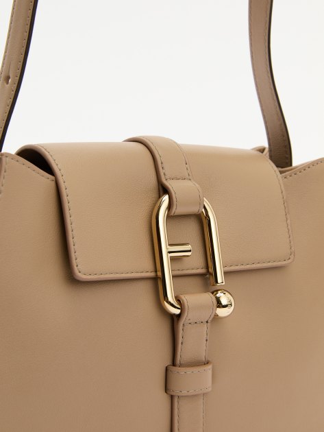 Женская сумка на плечо FURLA, Артикул FURLA NUVOLA S SHOULDER BAG, серовато-бежевый | 4259720. Ракурс 4 Женская сумка на плечо FURLA, Артикул FURLA NUVOLA S SHOULDER BAG, серовато-бежевый | 4259720. Ракурс 4