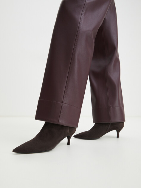 Ботильоны FURLA FURLA CORE, Артикул YG60FCD, темно-коричневый | 4265895. Ракурс 2 Ботильоны FURLA FURLA CORE, Артикул YG60FCD, темно-коричневый | 4265895. Ракурс 2