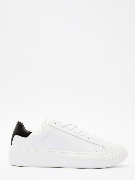 Мужские кеды TOMMY JEANS Essential Leather Embossed Chunky Trainers, Артикул EM0EM01159, белый | 4267958. Ракурс 3 Мужские кеды TOMMY JEANS Essential Leather Embossed Chunky Trainers, Артикул EM0EM01159, белый | 4267958. Ракурс 3