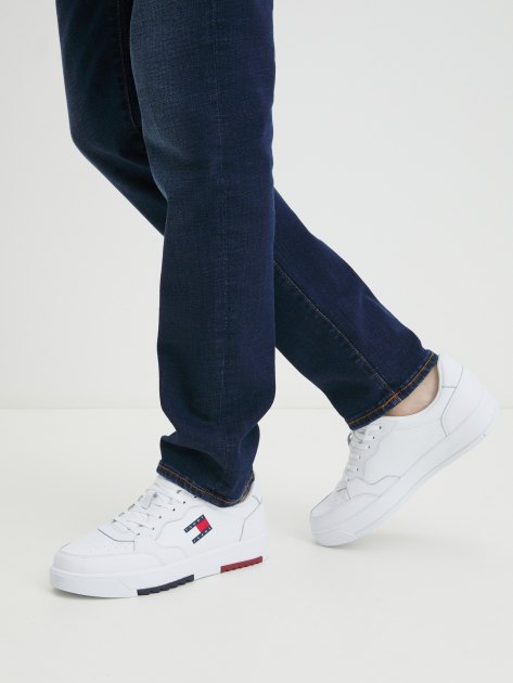 Мужские кеды TOMMY JEANS RETRO ESSENTIAL LOGO CLEAT TRAINERS, Артикул EM0EM01397, белый | 4268365. Ракурс 2 Мужские кеды TOMMY JEANS RETRO ESSENTIAL LOGO CLEAT TRAINERS, Артикул EM0EM01397, белый | 4268365. Ракурс 2