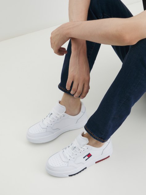 Мужские кеды TOMMY JEANS RETRO ESSENTIAL LOGO CLEAT TRAINERS, Артикул EM0EM01397, белый | 4268365. Ракурс 7 Мужские кеды TOMMY JEANS RETRO ESSENTIAL LOGO CLEAT TRAINERS, Артикул EM0EM01397, белый | 4268365. Ракурс 7