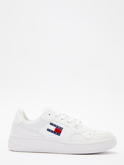 Женские кеды TOMMY JEANS RETRO ESSENTIAL LEATHER FINE-CLEAT BASKETBALL TRAINERS, Артикул EN0EN02505, белый | 4270404. Ракурс 3 Женские кеды TOMMY JEANS RETRO ESSENTIAL LEATHER FINE-CLEAT BASKETBALL TRAINERS, Артикул EN0EN02505, белый | 4270404. Ракурс 3