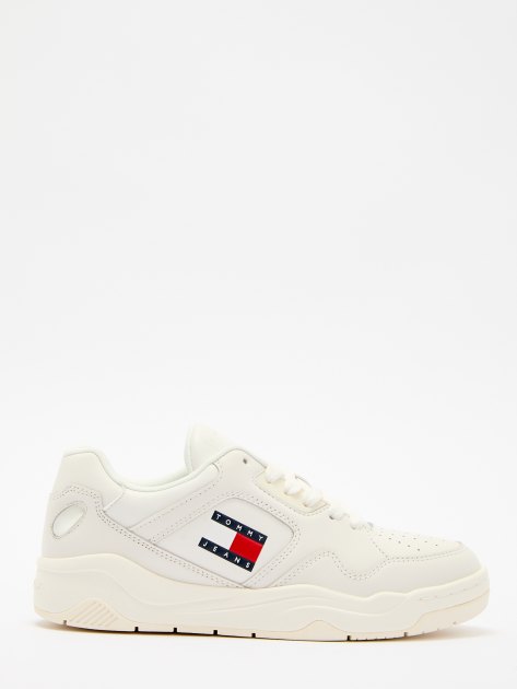 Женские кеды TOMMY JEANS AIR BUBBLE LEATHER BASKETBALL TRAINERS, Артикул EN0EN02524, белый | 4270499. Ракурс 3 Женские кеды TOMMY JEANS AIR BUBBLE LEATHER BASKETBALL TRAINERS, Артикул EN0EN02524, белый | 4270499. Ракурс 3