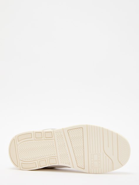 Женские кеды TOMMY JEANS AIR BUBBLE LEATHER BASKETBALL TRAINERS, Артикул EN0EN02524, белый | 4270499. Ракурс 4 Женские кеды TOMMY JEANS AIR BUBBLE LEATHER BASKETBALL TRAINERS, Артикул EN0EN02524, белый | 4270499. Ракурс 4