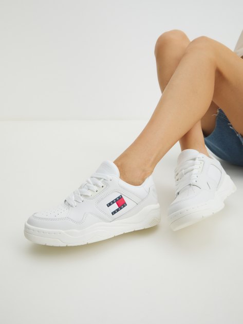 Женские кеды TOMMY JEANS AIR BUBBLE LEATHER BASKETBALL TRAINERS, Артикул EN0EN02524, белый | 4270499. Ракурс 7 Женские кеды TOMMY JEANS AIR BUBBLE LEATHER BASKETBALL TRAINERS, Артикул EN0EN02524, белый | 4270499. Ракурс 7