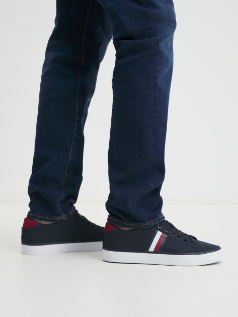 Мужские кеды TOMMY HILFIGER ESSENTIAL SIGNATURE TAPE TRAINERS, Артикул FM0FM04946, темно-синий | 4270978. Ракурс 2 Мужские кеды TOMMY HILFIGER ESSENTIAL SIGNATURE TAPE TRAINERS, Артикул FM0FM04946, темно-синий | 4270978. Ракурс 2