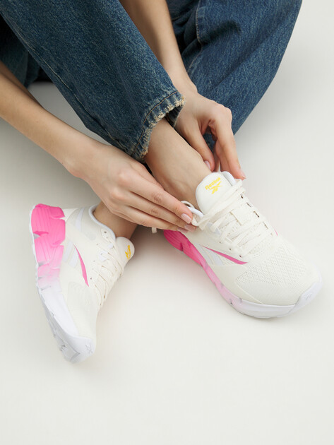 Женские кроссовки REEBOK ZIG DYNAMICA 5, Артикул ZIG DYNAMICA 5, молочно-белый | 4271800. Ракурс 2