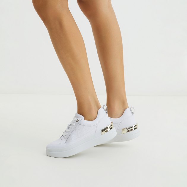Женские кеды TOMMY HILFIGER TH MONOGRAM LEATHER COURT TRAINERS, Артикул FW0FW07808, белый | 4271955. Ракурс 2 Женские кеды TOMMY HILFIGER TH MONOGRAM LEATHER COURT TRAINERS, Артикул FW0FW07808, белый | 4271955. Ракурс 2