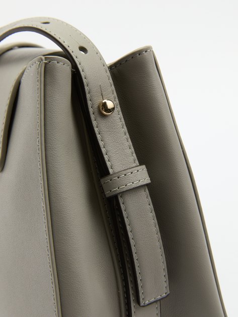 Женская сумка на плечо FURLA, Артикул FURLA NUVOLA S SHOULDER BAG, серый | 4278597. Ракурс 4 Женская сумка на плечо FURLA, Артикул FURLA NUVOLA S SHOULDER BAG, серый | 4278597. Ракурс 4