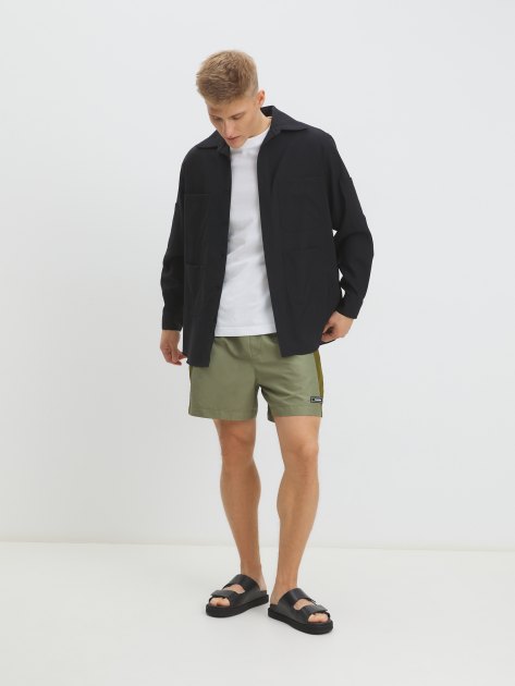 Мужские купальные шорты CALVIN KLEIN MEDIUM DRAWSTRING-BLOCK, Артикул KM0KM00814, серо-зеленый | 4282675. Ракурс 2