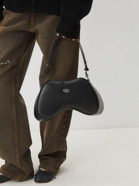 Женская сумка на плечо DIESEL PLAY, Артикул X10201, черный | 4286253. Ракурс 2 Женская сумка на плечо DIESEL PLAY, Артикул X10201, черный | 4286253. Ракурс 2