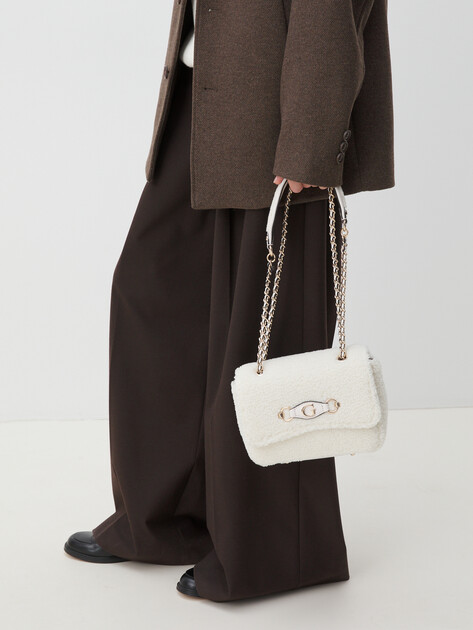 Кросс-боди GUESS ASLIA CONVERTIBLE XBODY FLAP, Артикул HWWG9532210, белый | 4286458. Ракурс 2