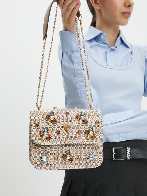 Кросс-боди GUESS BEAUVOIR CONVERTIBL XBODY FLAP, Артикул HWWE9528210, темно-бежевый | 4286474. Ракурс 2