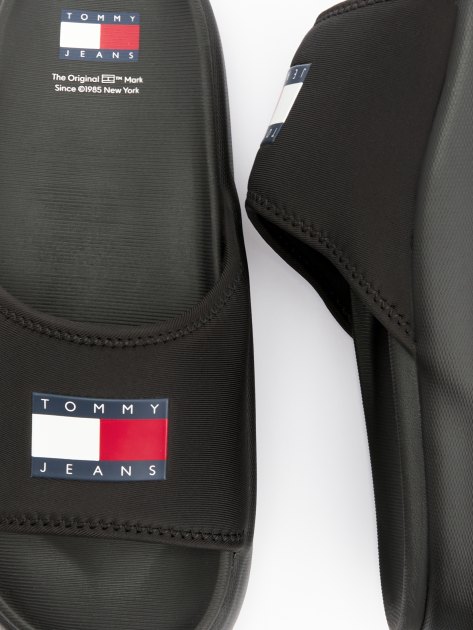 Женские шлепанцы TOMMY JEANS, Артикул EN0EN02448(K), черный | 4287128. Ракурс 6 Женские шлепанцы TOMMY JEANS, Артикул EN0EN02448(K), черный | 4287128. Ракурс 6