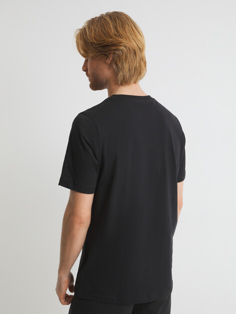 Мужская футболка PUMA ESS Small No. 1 Logo Tee, Артикул 682534, черный | 4289210. Ракурс 4