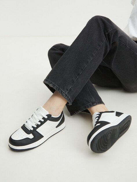 Женские кеды TENDANCE, Артикул AQ-NBL-011W, черный | 4291178. Ракурс 2