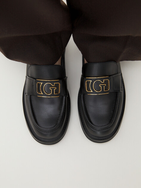 Женские лоферы GUESS SHUTTLE, Артикул FLPSHULEA14, черный | 4293274. Ракурс 2