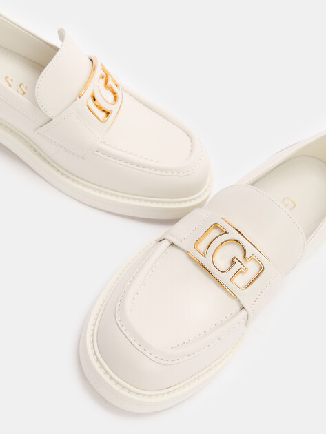 Женские лоферы GUESS SHUTTLE, Артикул FLPSHULEA14, молочно-бежевый | 4293282. Ракурс 6