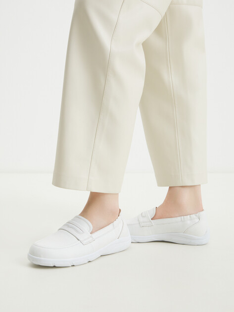 Женские лоферы CAPRICE ELLA, Артикул 9-9-24400-44, белый | 4296045. Ракурс 2 Женские лоферы CAPRICE ELLA, Артикул 9-9-24400-44, белый | 4296045. Ракурс 2