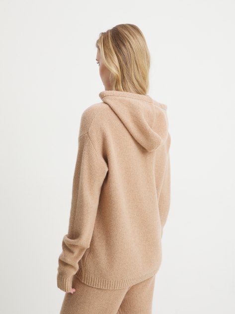 Женский вязаный костюм MAISON DAVID, Артикул CC068, темно-бежевый | 4300954. Ракурс 4