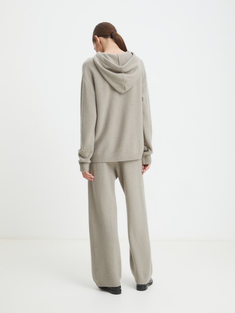 Женский вязаный костюм MAISON DAVID, Артикул CC068, серо-бежевый | 4300958. Ракурс 4