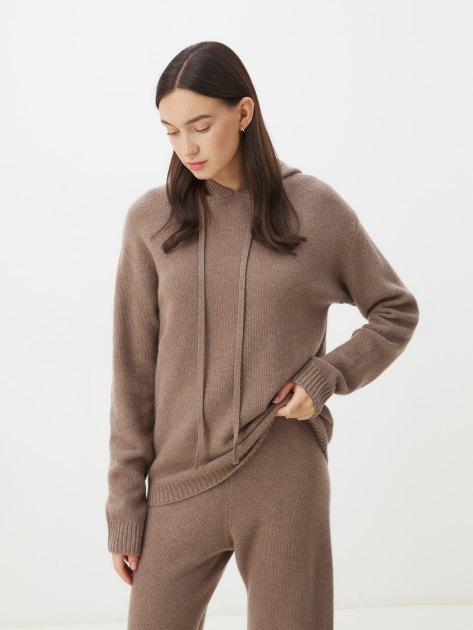 Женский вязаный костюм MAISON DAVID, Артикул CC068, серо-коричневый | 4300962. Ракурс 2