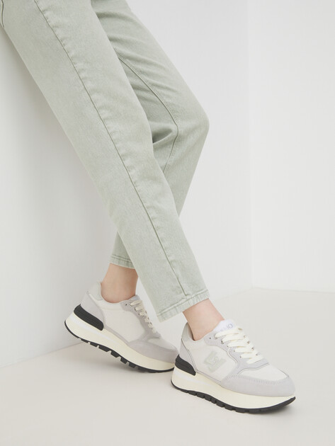 Женские кроссовки LIU∙JO AMAZING 25, Артикул BA5049, светло-серый | 4303155. Ракурс 2 Женские кроссовки LIU∙JO AMAZING 25, Артикул BA5049, светло-серый | 4303155. Ракурс 2