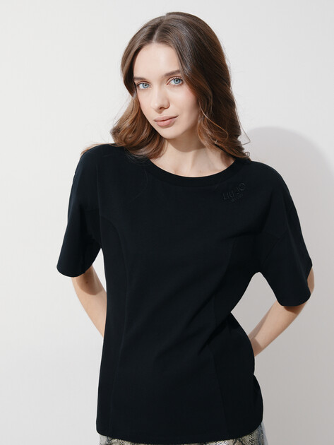 Женская футболка LIU∙JO ECS T-SHIRT MODA M/C, Артикул TA5108, черный | 4311193. Ракурс 5 Женская футболка LIU∙JO ECS T-SHIRT MODA M/C, Артикул TA5108, черный | 4311193. Ракурс 5