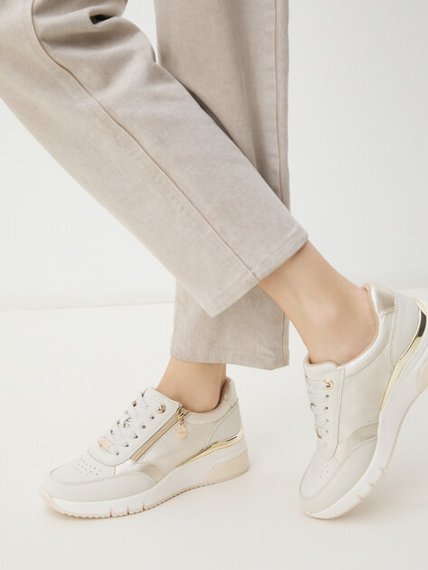 Женские кроссовки на танкетке S.OLIVER HAROR, Артикул 5-5-23608-42, молочно-бежевый | 4314511. Ракурс 2