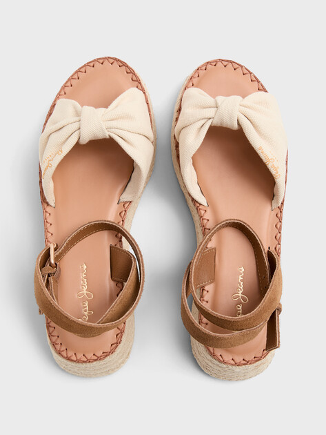 Женские сандалии PEPE JEANS KATE BASS, Артикул PLS90690, молочно-белый | 4315664. Ракурс 4 Женские сандалии PEPE JEANS KATE BASS, Артикул PLS90690, молочно-белый | 4315664. Ракурс 4