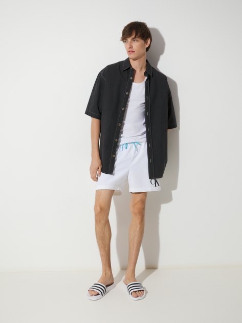 Мужские купальные шорты CALVIN KLEIN MEDIUM DRAWSTRING-GRAPHIC, Артикул KM0KM00890, белый | 4316001. Ракурс 5