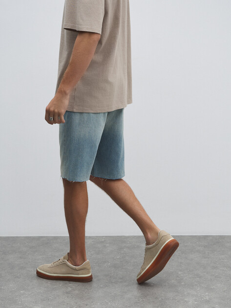 Мужские шорты из денима PEPE JEANS BERMUDA SHORT TINT, Артикул PM801171, голубой | 4316248. Ракурс 4