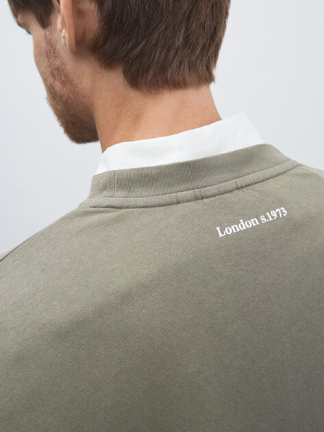 Мужской лонгслив PEPE JEANS PAUL, Артикул PM509772, зеленый | 4316298. Ракурс 3 Мужской лонгслив PEPE JEANS PAUL, Артикул PM509772, зеленый | 4316298. Ракурс 3