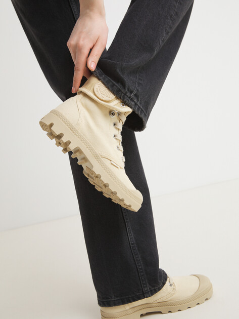 Женские ботинки PALLADIUM BAGGY, Артикул 92353, светло-бежевый | 4331111. Ракурс 2 Женские ботинки PALLADIUM BAGGY, Артикул 92353, светло-бежевый | 4331111. Ракурс 2